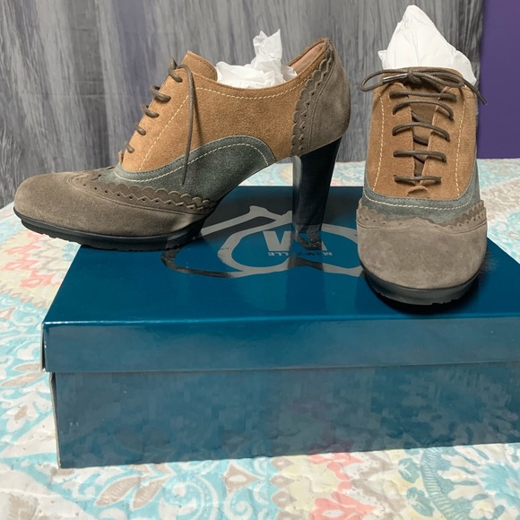 Gorgeous Heeled Booties (BNIB) - Picture 1 of 5